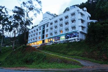 Cochin – Athirapally – Munnar Students Tour Package